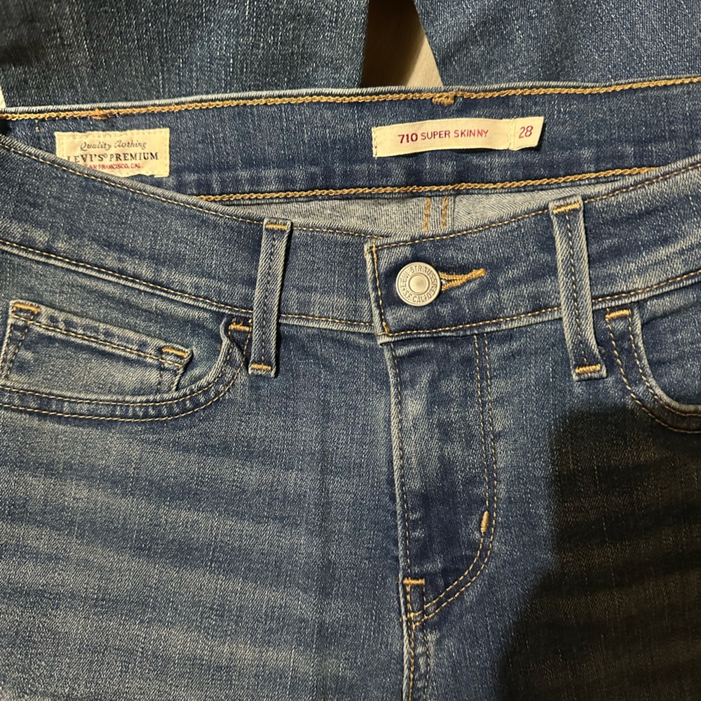 Levi’s 710 Super Skinny Jeans